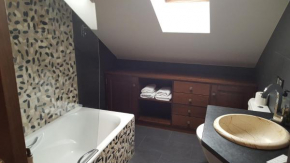  Hostal Rural La Casa del Peregrino  Эль Асебо Де Сан Мигель